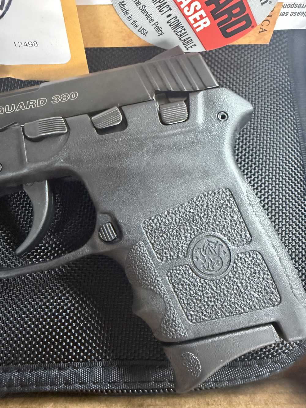 Smith & Wesson S&W Bodyguard 380 w/Laser & Box, Case, Manual, Lock -img-2