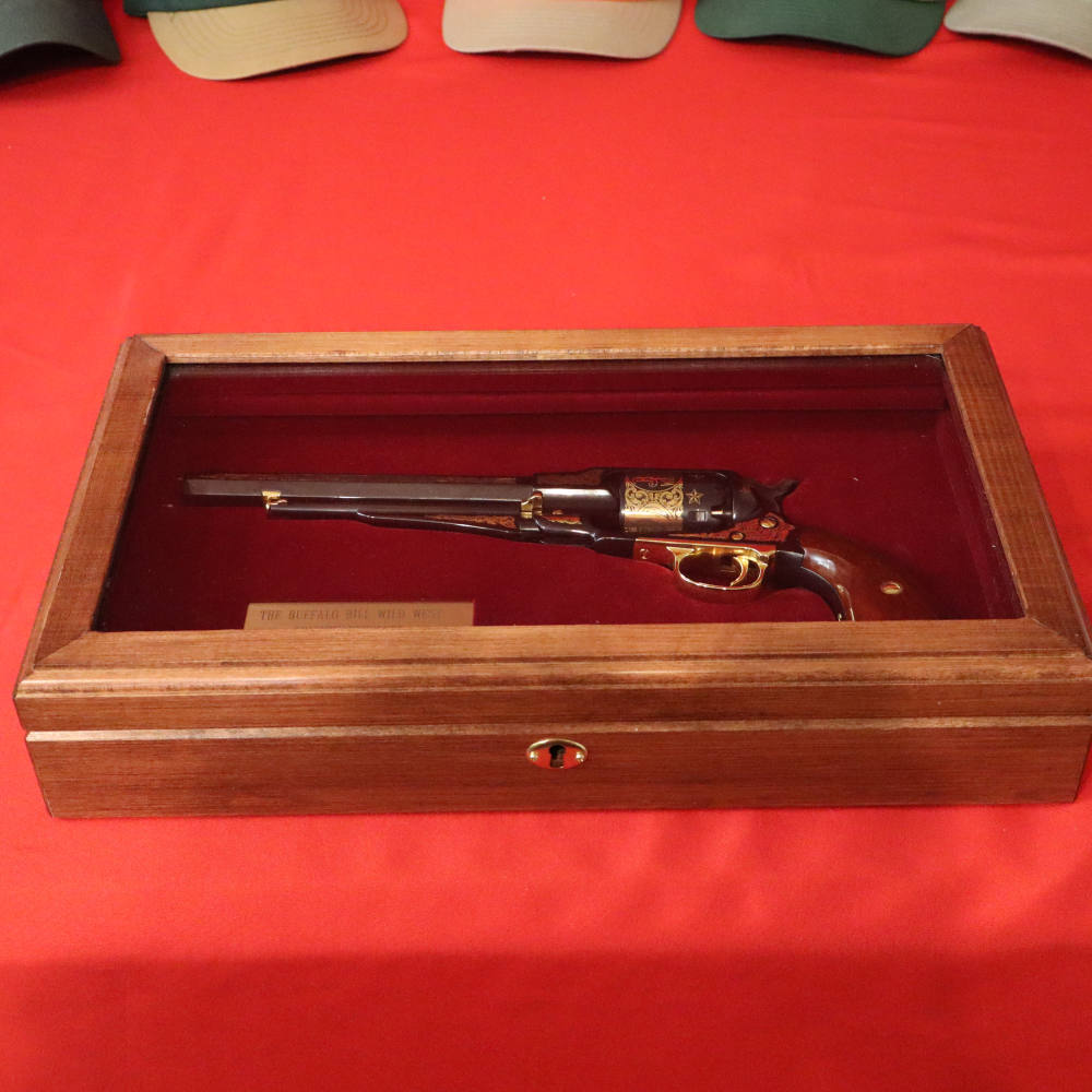  Buffalo Bills Wild West Show Uberti Remington Model 1858 Revolver .44 cal-img-1