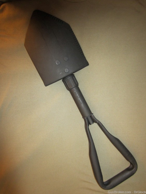 US Mil Issue E-Tool with Case and ALICE Clips-img-1