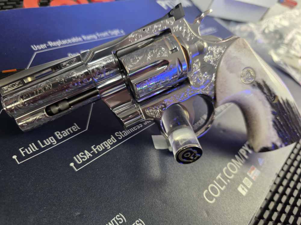 COLT PYTHON GENUINE ELK STAG GRIPS SILVER ANNIVERSARY MEDALLIONS  NIB-img-10
