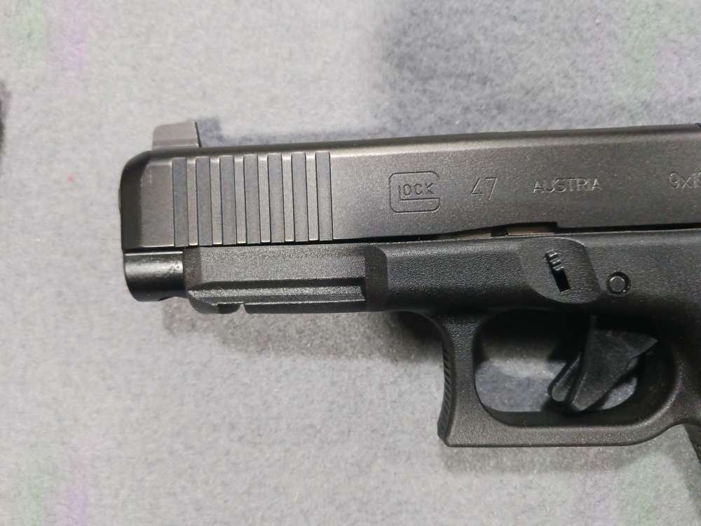 GLOCK 47 MOS 9MM 2-17RD MAGS AIMPOINT ACRO PLATE SEMI AUTO PISTOL USED-img-3