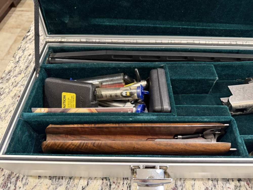 Browning Citori 525 Sporting 12ga, adj comb, Briley tube set, Americase-img-3