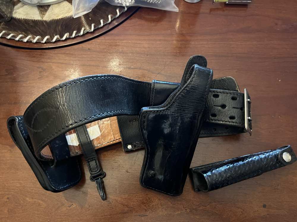 DON HUME HOLSTER WITH DUTYMAN POLICE BELT RIG & ACCESSORIES-img-0