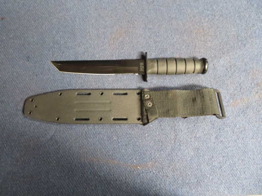 KA-BAR MODEL 1245 COMBAT FIGHTING KNIFE W/ SHEATH-SERRATED TANTO BLADE-img-3