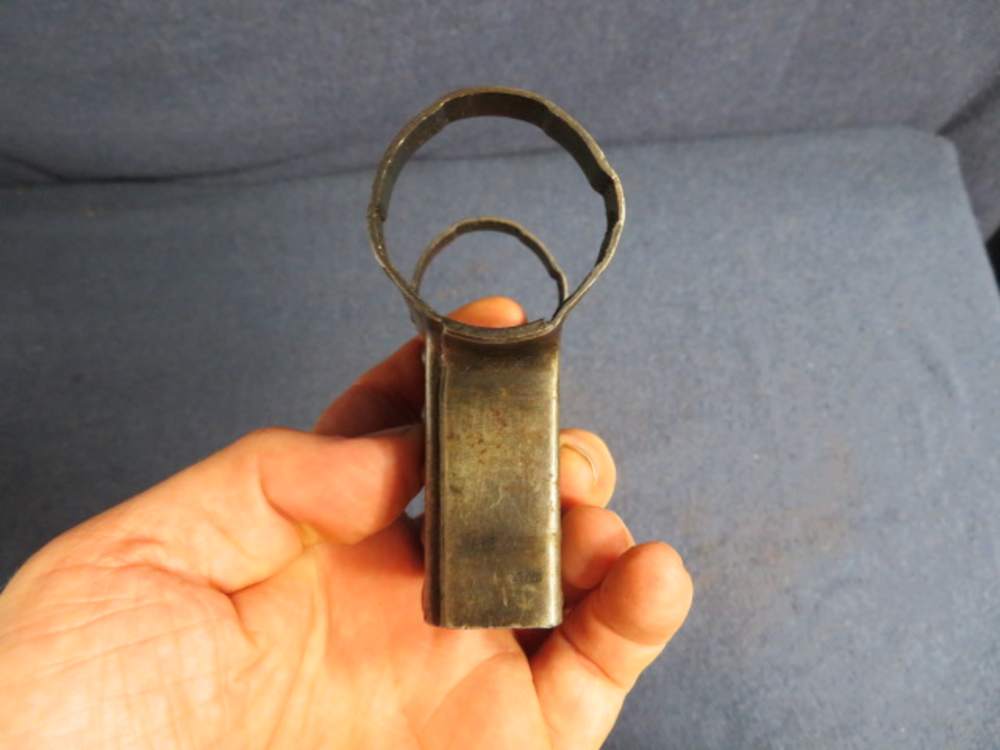 WWII GERMAN MP 40 SUBMACHINE GUN MAGAZINE HOUSING W/ RELEASE BUTTON-img-2