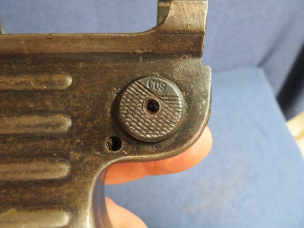 WWII GERMAN MP 40 SUBMACHINE GUN MAGAZINE HOUSING W/ RELEASE BUTTON-img-1