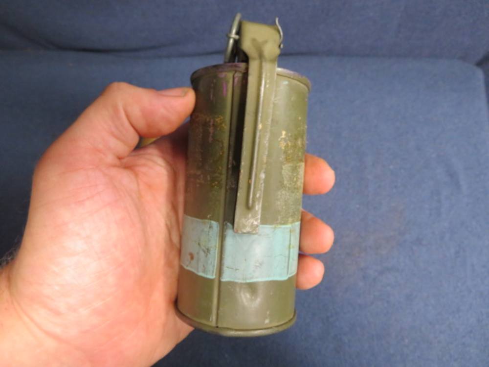 VIETNAM WAR US MILITARY M18 VIOLET SMOKE GRENADE-LIVE-img-3