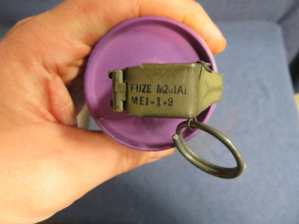 VIETNAM WAR US MILITARY M18 VIOLET SMOKE GRENADE-LIVE-img-5