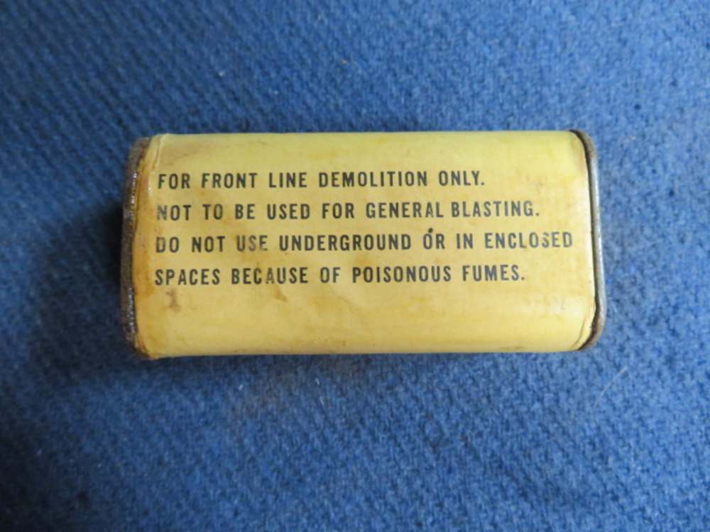 WWII US ARMY ENGINEERS TNT EXPLOSIVE 1/2 -LB BLOCK-NICE LABEL-img-2