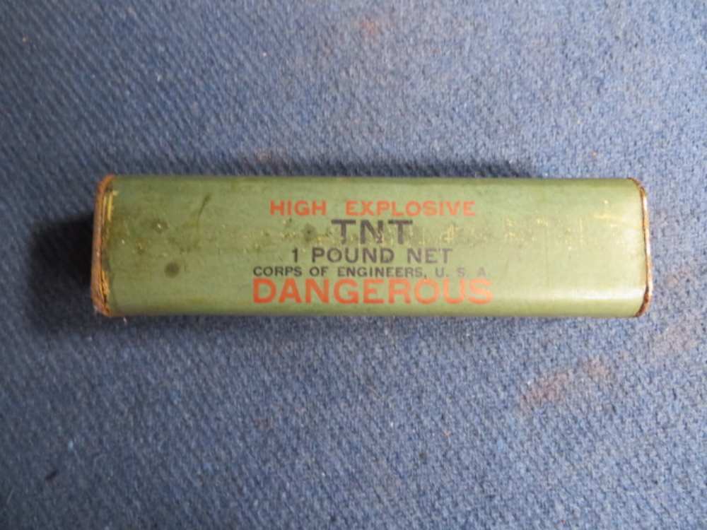 WWII US ARMY ENGINEERS TNT EXPLOSIVE 1-LB BLOCK-NICE LABEL-img-0
