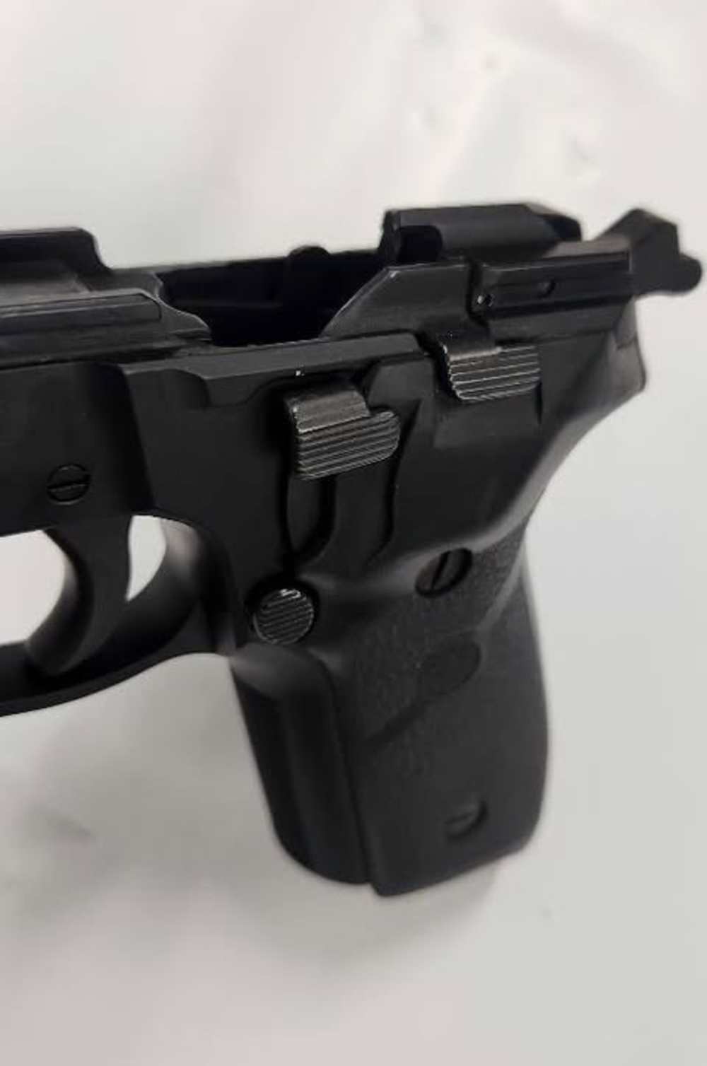 Pre Owned: Sig Sauer P229 .40 S&W Frame Made In Germany-img-5