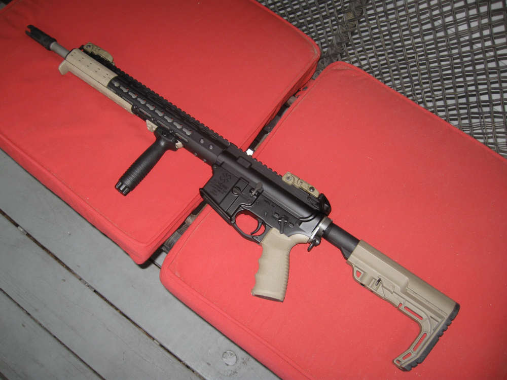 Noveske 5.56 N4 16 in 1/7 barrel, Vert grip, MBUS Sights,MFT 5-pos stock LN-img-1