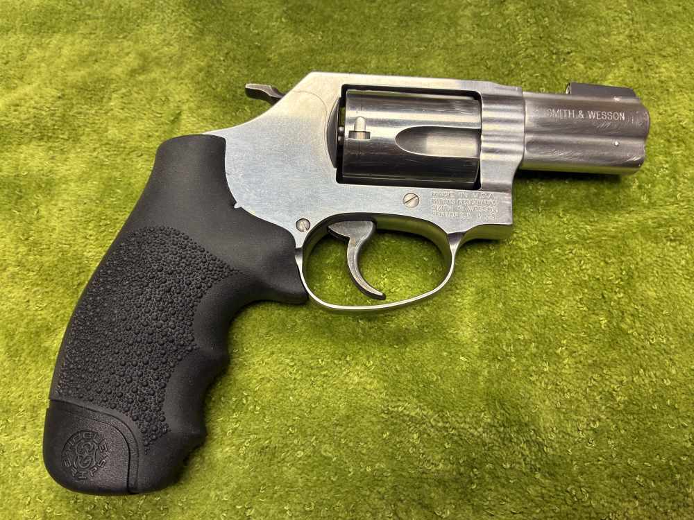 Smith & Wesson 60-14, 2”brl. 357 mag, Hogue grip night sight excond-img-0