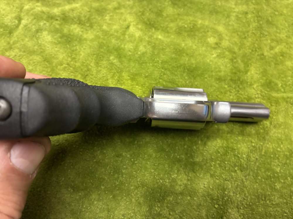 Smith & Wesson 60-14, 2”brl. 357 mag, Hogue grip night sight excond-img-2