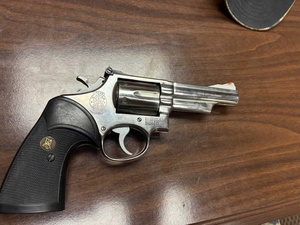 Smith & Wesson 66 Combat Magnum 357 mag, 4” barrel, Stnls  excond 1975-img-2