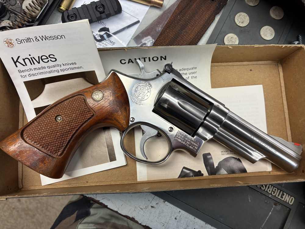 Smith & Wesson 66 Combat Magnum 357 mag, 4” barrel, Stnls  excond 1975-img-6