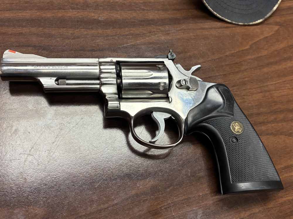 Smith & Wesson 66 Combat Magnum 357 mag, 4” barrel, Stnls  excond 1975-img-1