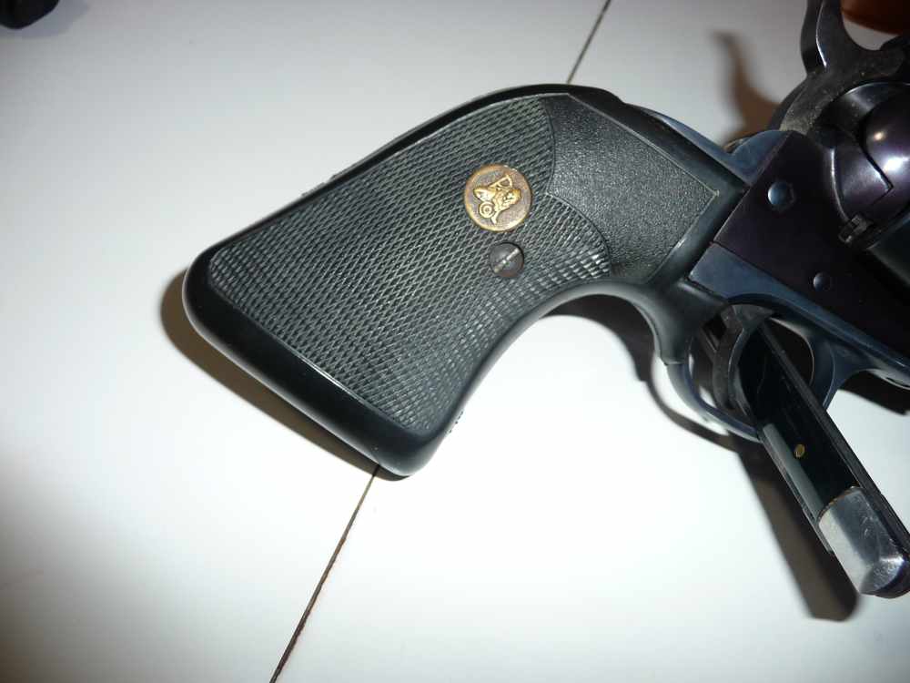 NEW MODEL RUGER BLACK HAWK IN A 6-1/2 " 41 REMINGTON MAGNUM-img-5