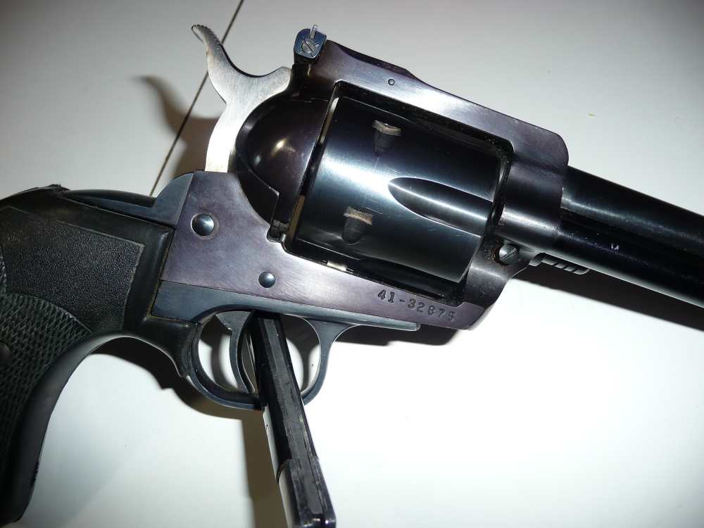 NEW MODEL RUGER BLACK HAWK IN A 6-1/2 " 41 REMINGTON MAGNUM-img-6
