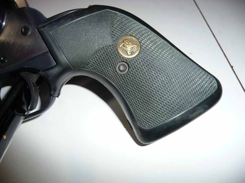 NEW MODEL RUGER BLACK HAWK IN A 6-1/2 " 41 REMINGTON MAGNUM-img-1