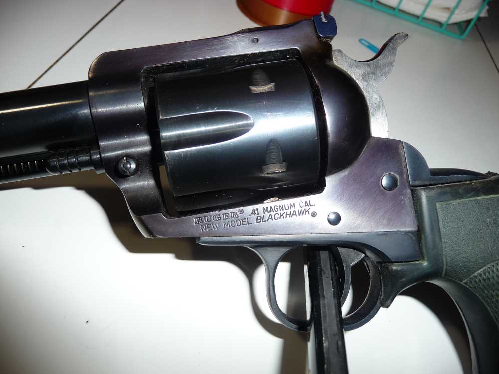 NEW MODEL RUGER BLACK HAWK IN A 6-1/2 " 41 REMINGTON MAGNUM-img-2