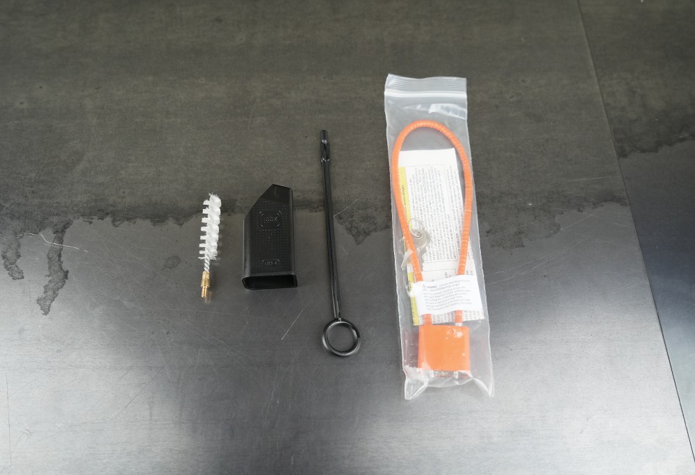 Glock 34 Gen 3  – Ported Barrel - OEM Case & Box - 2 Mags - New-img-43