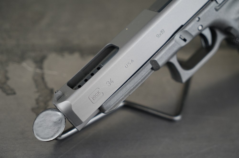 Glock 34 Gen 3  – Ported Barrel - OEM Case & Box - 2 Mags - New-img-1