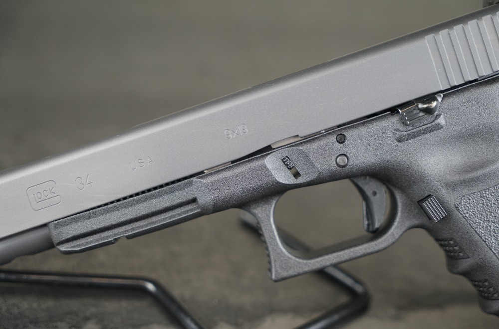 Glock 34 Gen 3  – Ported Barrel - OEM Case & Box - 2 Mags - New-img-5