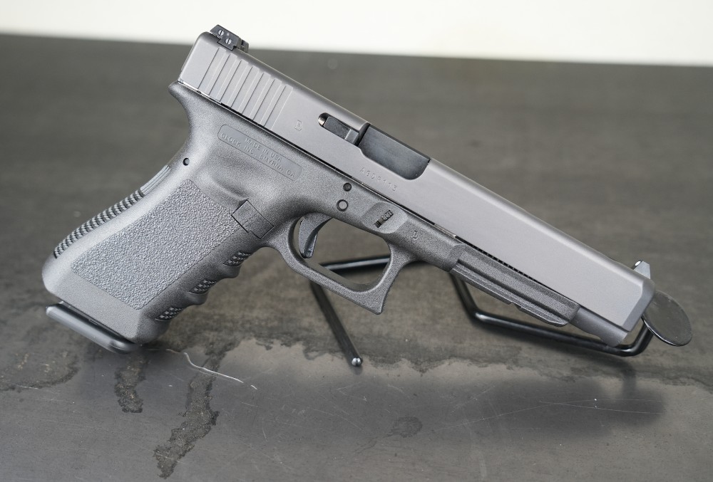 Glock 34 Gen 3  – Ported Barrel - OEM Case & Box - 2 Mags - New-img-6