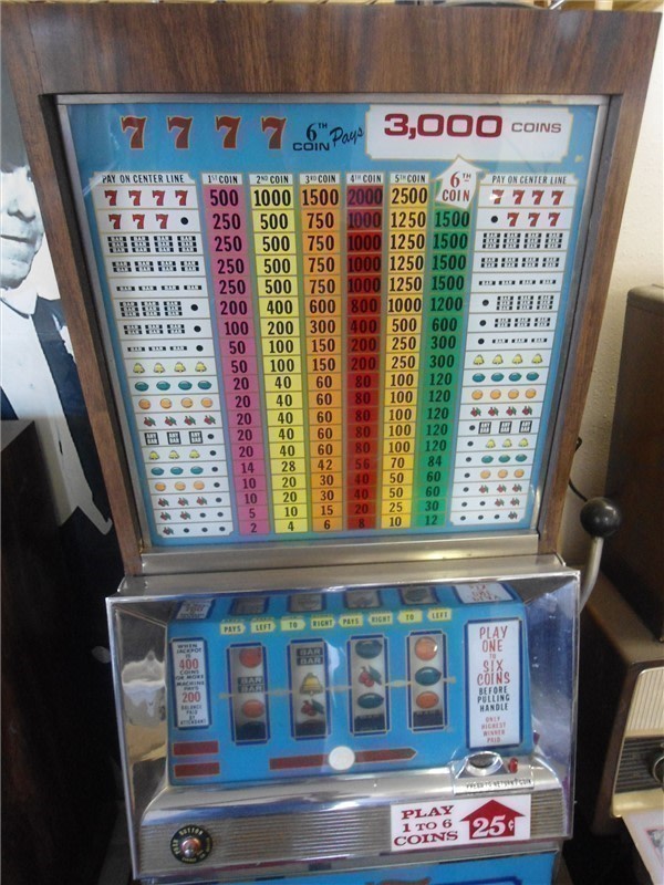 Bally's Slot Machine   .25    take 6 qurters a pull  & base   MAKE OFFER  !-img-0