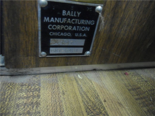 Bally's Slot Machine   .25    take 6 qurters a pull  & base   MAKE OFFER  !-img-3
