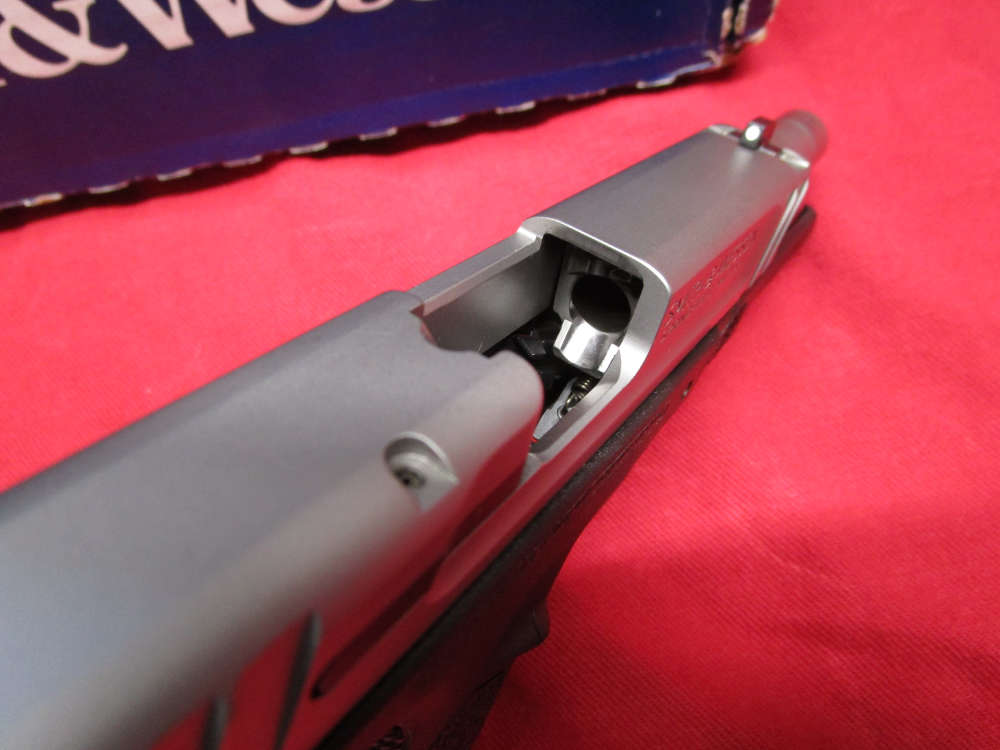 S&W SD9 VE with 4 mags used -img-5