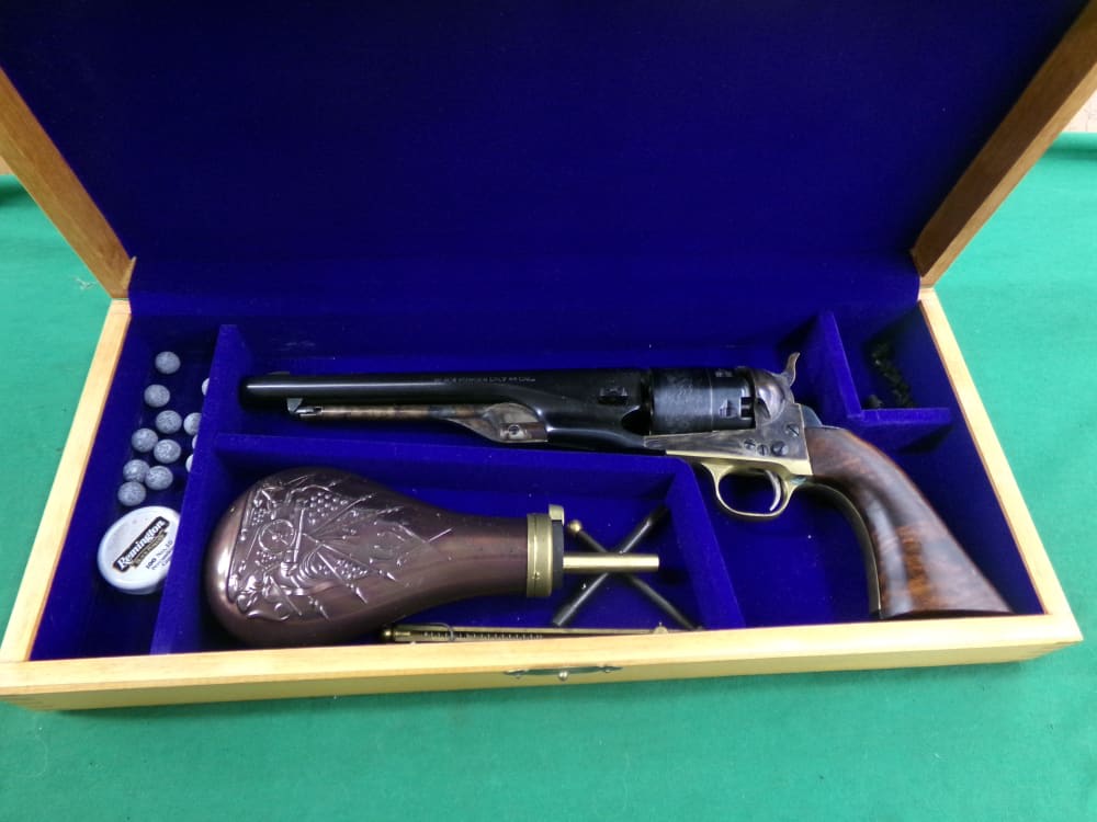 PIETTA 1851 NAVY 44 CAL PRESENTATION CASED BLACK POWDER REVOLVER UNFIRED -img-0