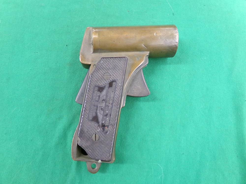 INTERNATION FLARE SIGNAL CO US M2 PYROTECHNIC 37MM BRASS FLARE PISTOL WWII-img-0