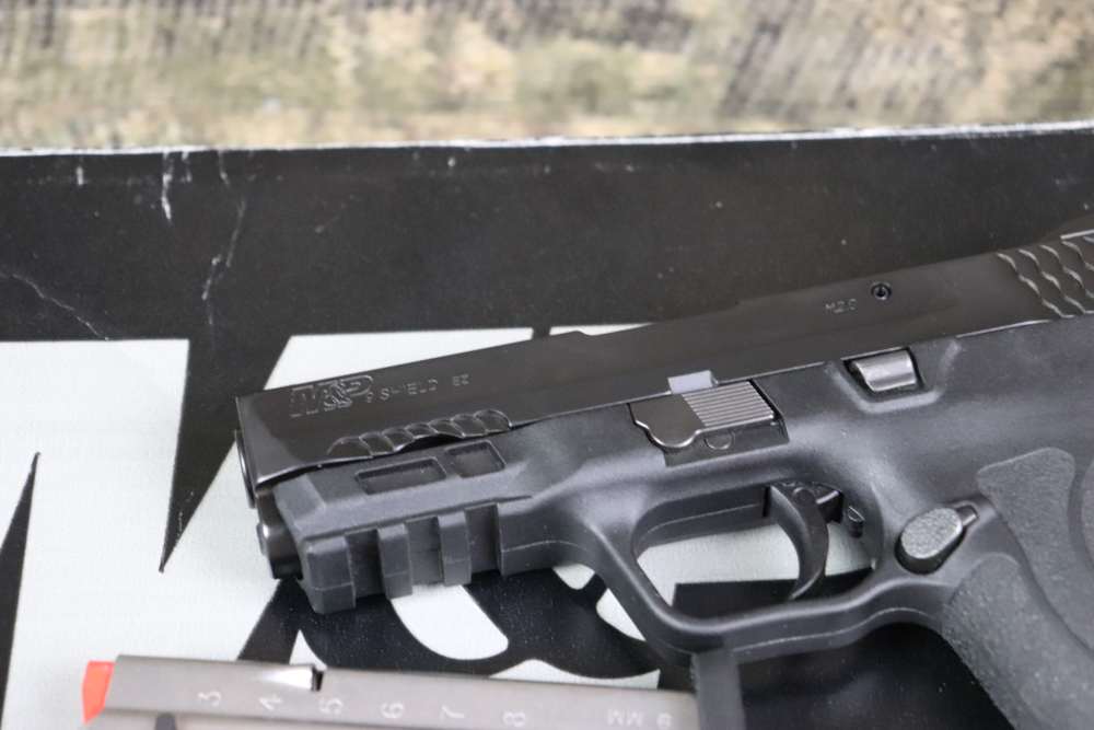Smith & Wesson M&P 9mm Shield EZ semi auto LNIB penny start-img-2
