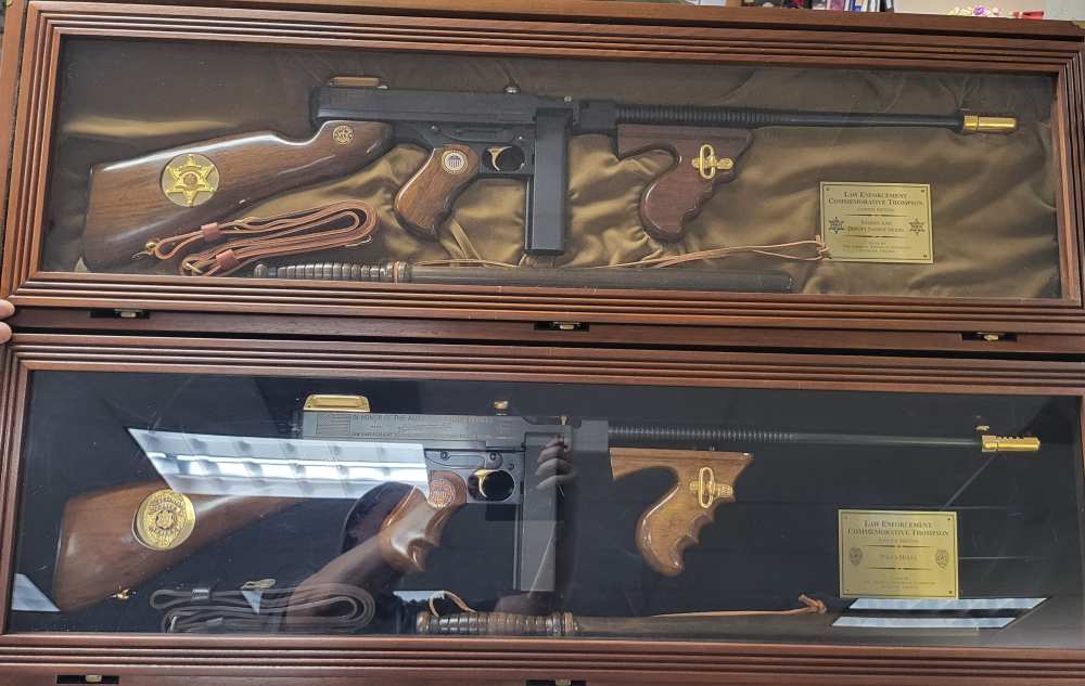 2 LAW ENFORCEMENT COMMEMORATIVE THOMPSON'S POLICE & SHERIFF/DEPUTY-img-3