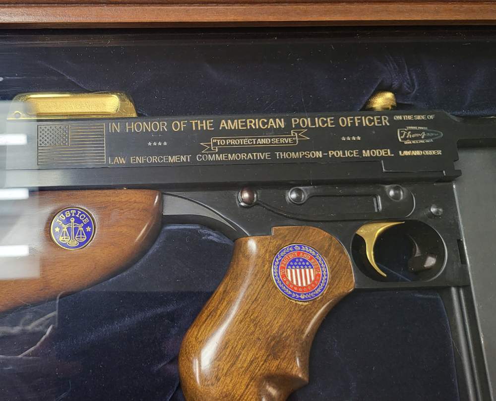 2 LAW ENFORCEMENT COMMEMORATIVE THOMPSON'S POLICE & SHERIFF/DEPUTY-img-2