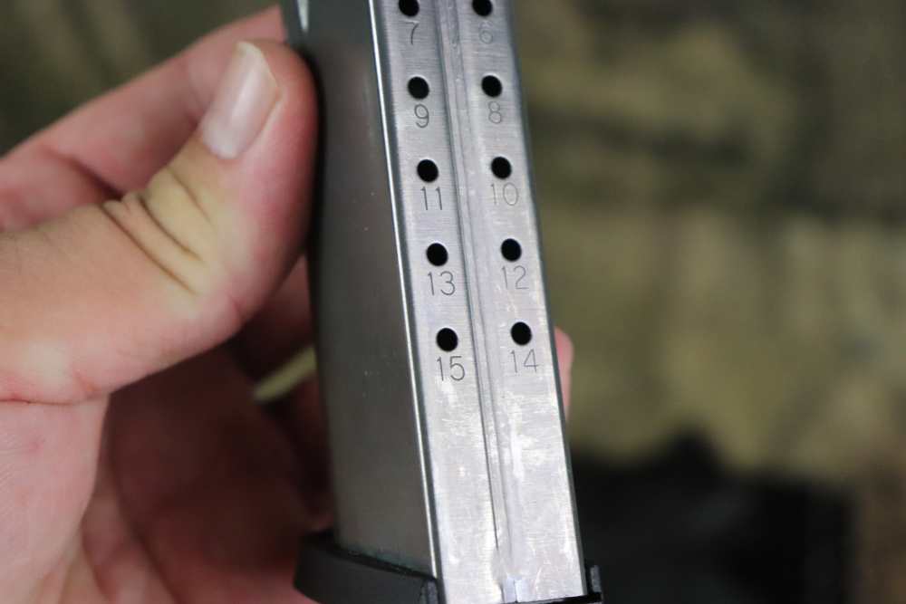 Smith & Wesson 10mm M&P semi auto 4.25" ANIB penny start -img-4