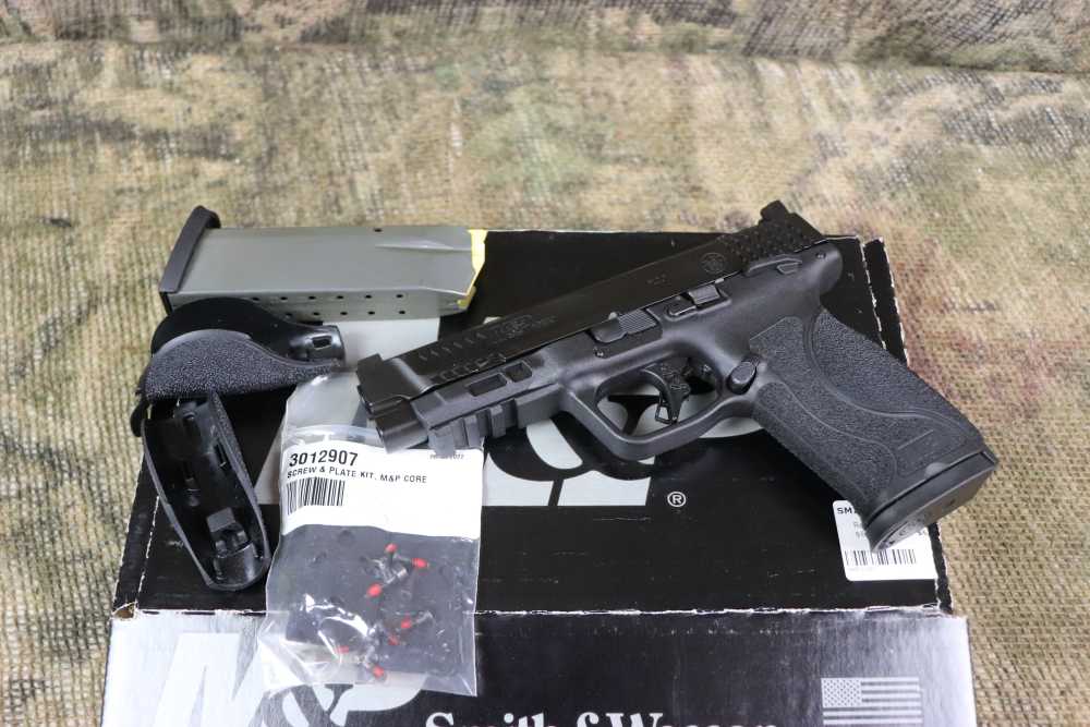 Smith & Wesson 10mm M&P semi auto 4.25" ANIB penny start -img-0