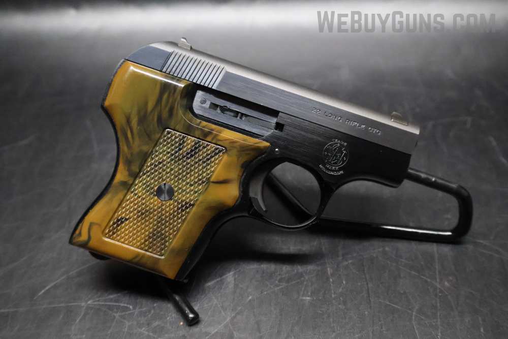 Smith and Wesson 61-3 Escort Semi-Automatic Pistol .22 Long Rifle-img-2