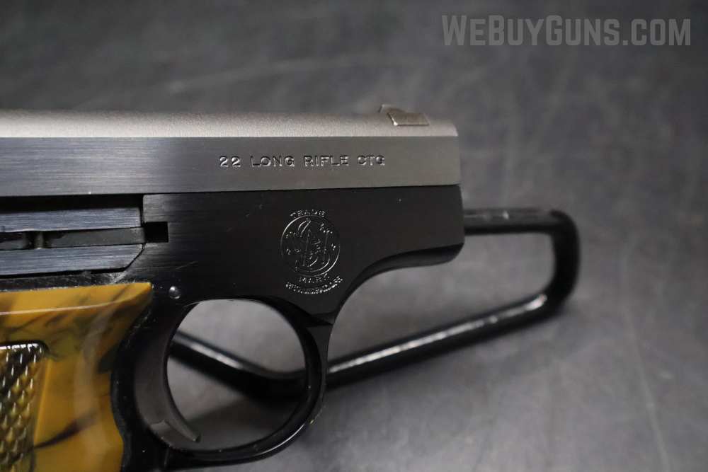 Smith and Wesson 61-3 Escort Semi-Automatic Pistol .22 Long Rifle-img-3