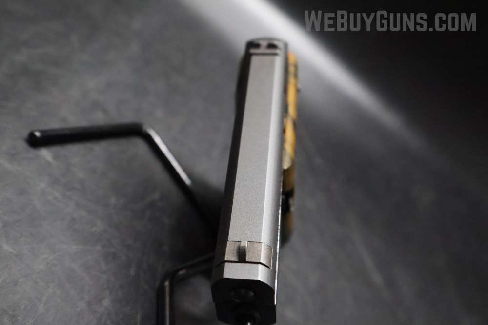 Smith and Wesson 61-3 Escort Semi-Automatic Pistol .22 Long Rifle-img-10