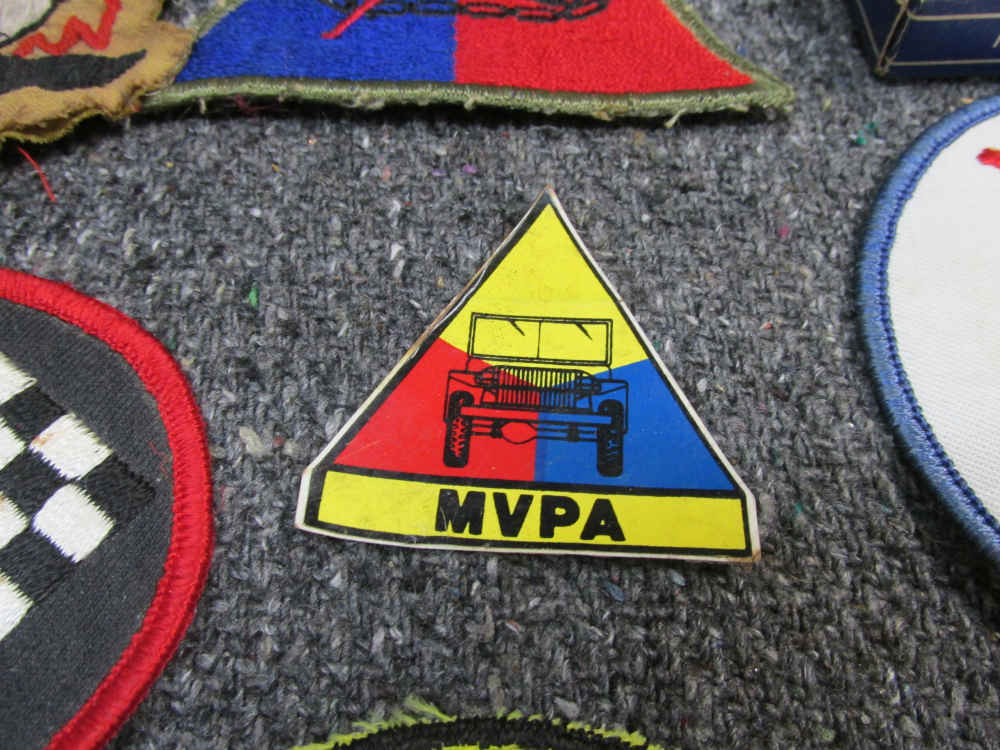 NEAT LOT OF WWII-VIETNAM WAR ERA MANUALS, PATCHES, CIGARETTES-PLAYING CARDS-img-17