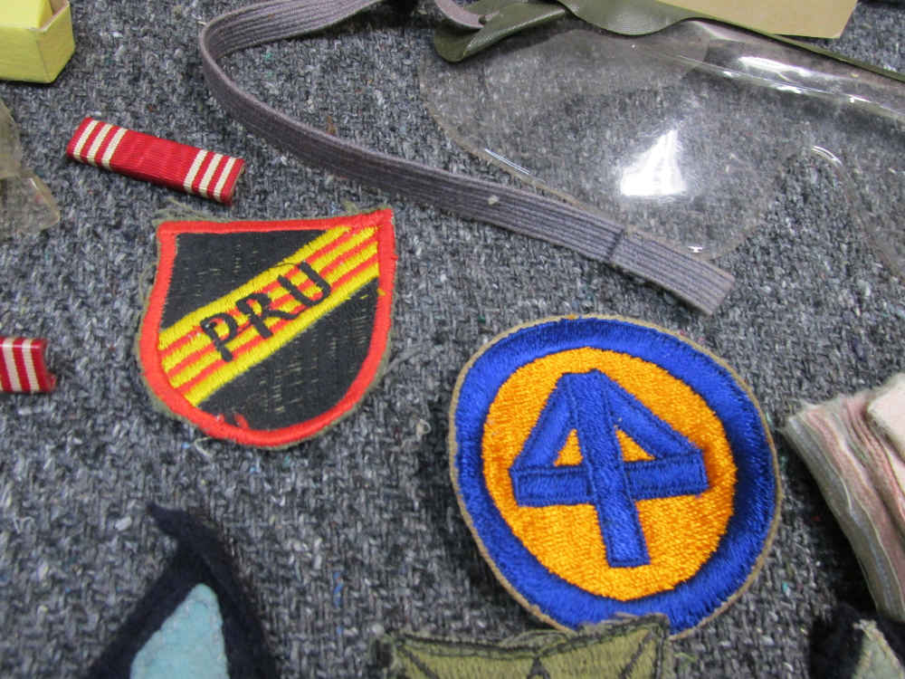NEAT LOT OF WWII-VIETNAM WAR ERA MANUALS, PATCHES, CIGARETTES-PLAYING CARDS-img-5