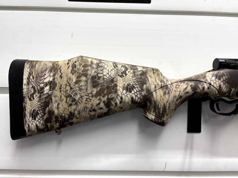 Weatherby - Vanguard .223 bolt action - very good condition!-img-1