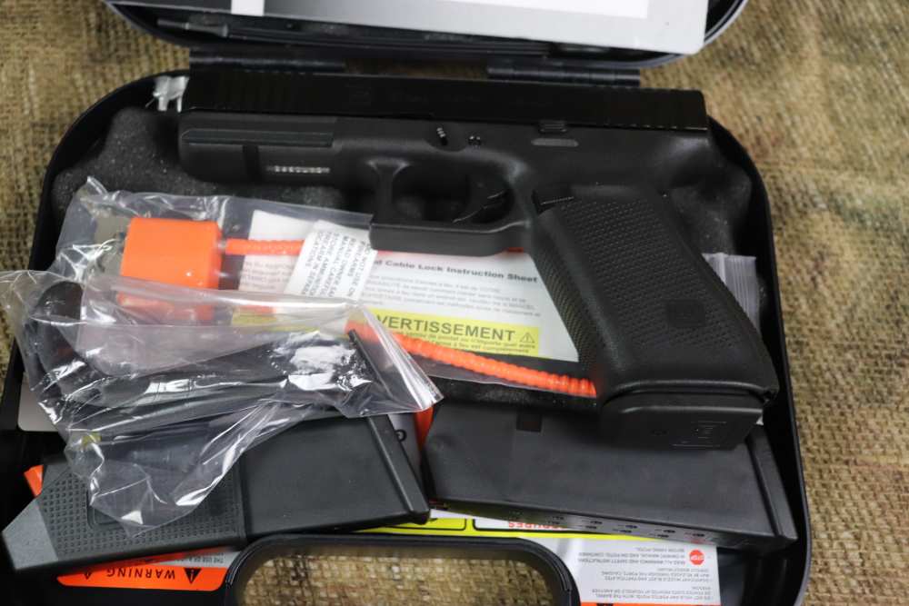 Glock 21 MOS 45 acp gen 5 4.5" 3 mags NIB penny start-img-23