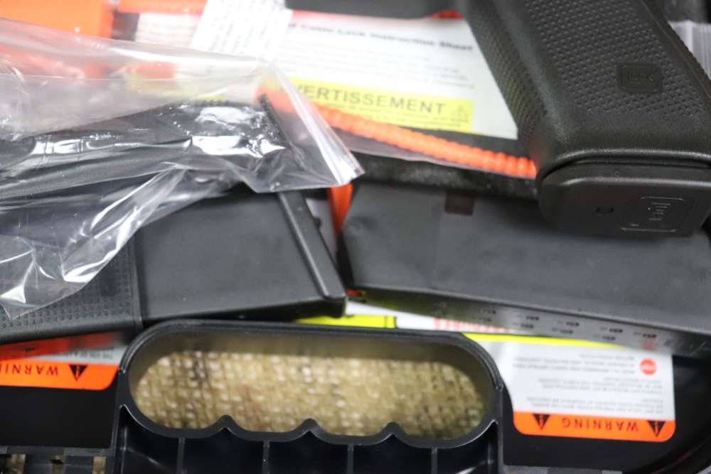 Glock 21 MOS 45 acp gen 5 4.5" 3 mags NIB penny start-img-24