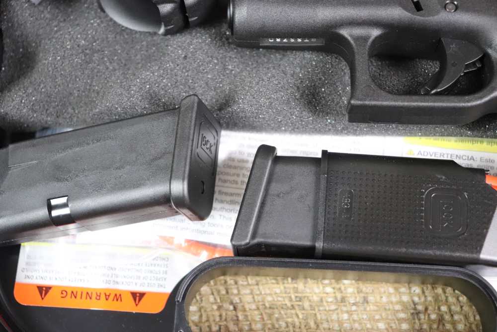 Glock 27 Gen 5 40 S&W sub compact NIB 3 3/4" penny start-img-1