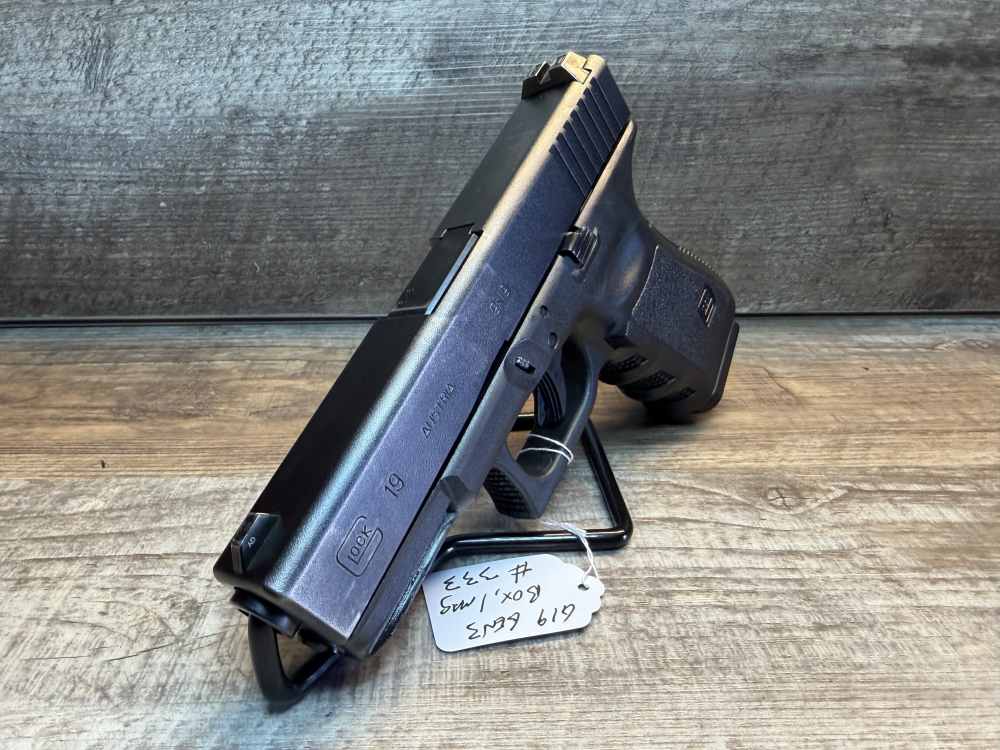 Glock 19 GEN3 (early Tenifer finish) LE/Police trade-in #331-img-4