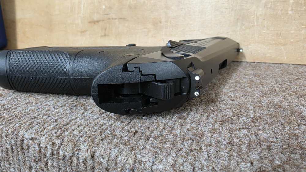 Beretta PX4 Storm 45 acp Semi Auto Pistol Black Hard Case Two Mags-img-17